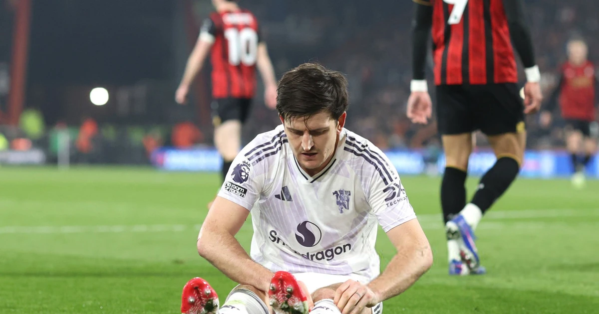 Man Utd rơi chiến thắng sau quả phạt đền tranh cãi