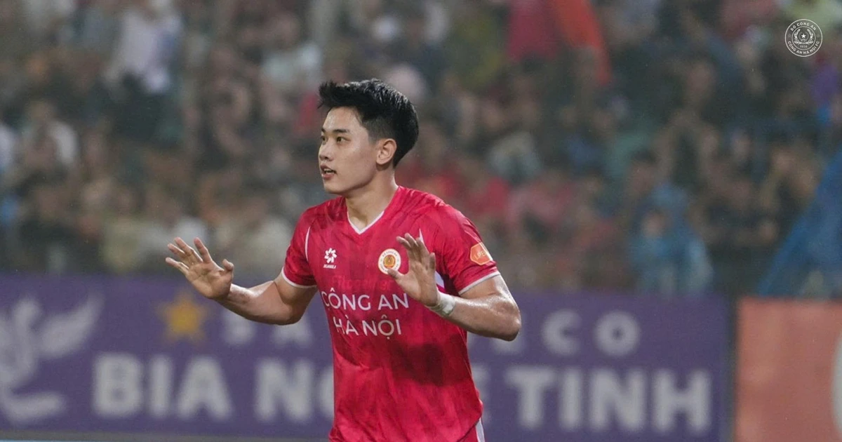 Đình Bắc lập hat-trick, CAHN chạm một tay vào ngôi vương V.League