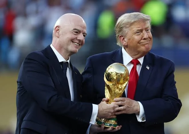 Tổng thống Trump lên tiếng trước làn sóng đòi phế truất chủ tịch FIFA