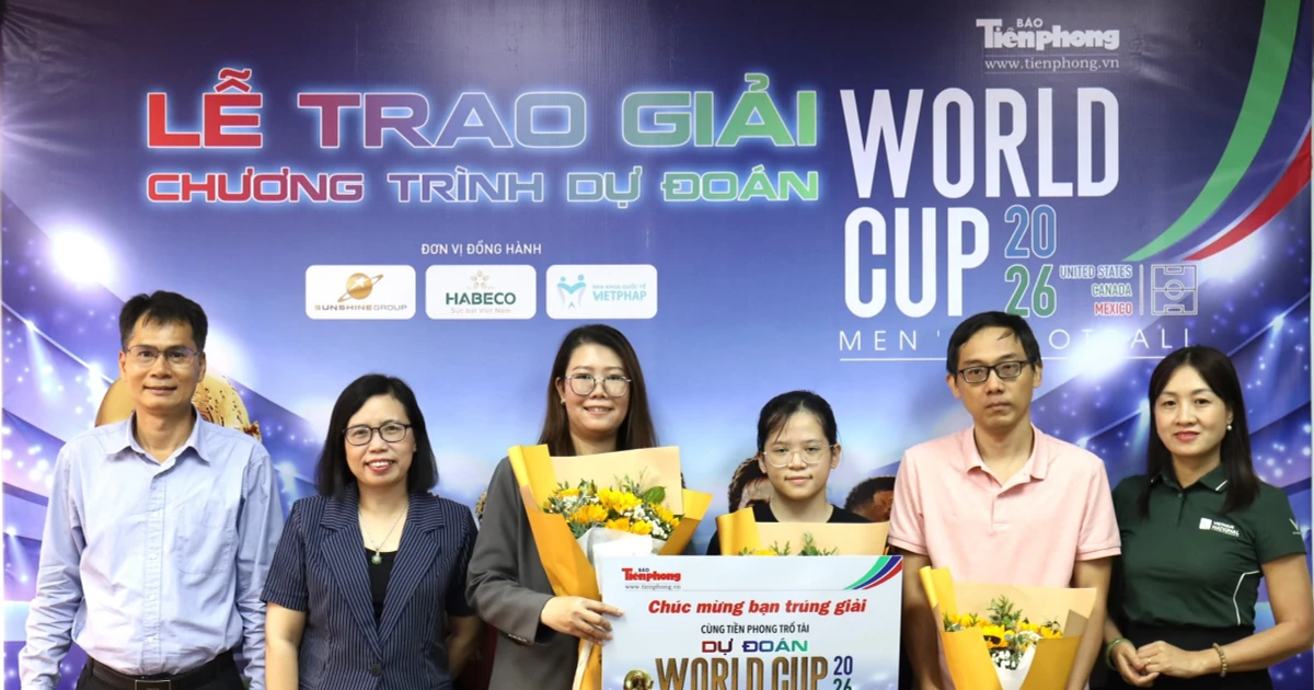Trao thưởng minigame 'Cùng Tiền Phong trổ tài dự đoán World Cup 2026' tại TPHCM