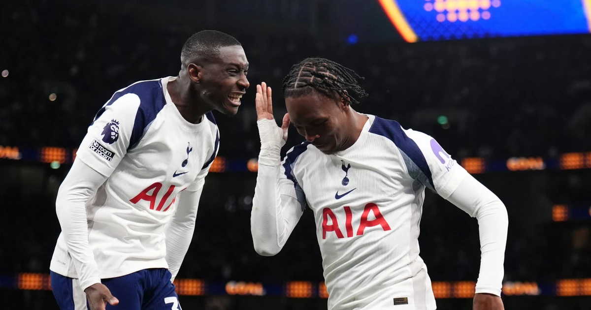 Tottenham nắm 93% cơ hội trụ hạng Premier League