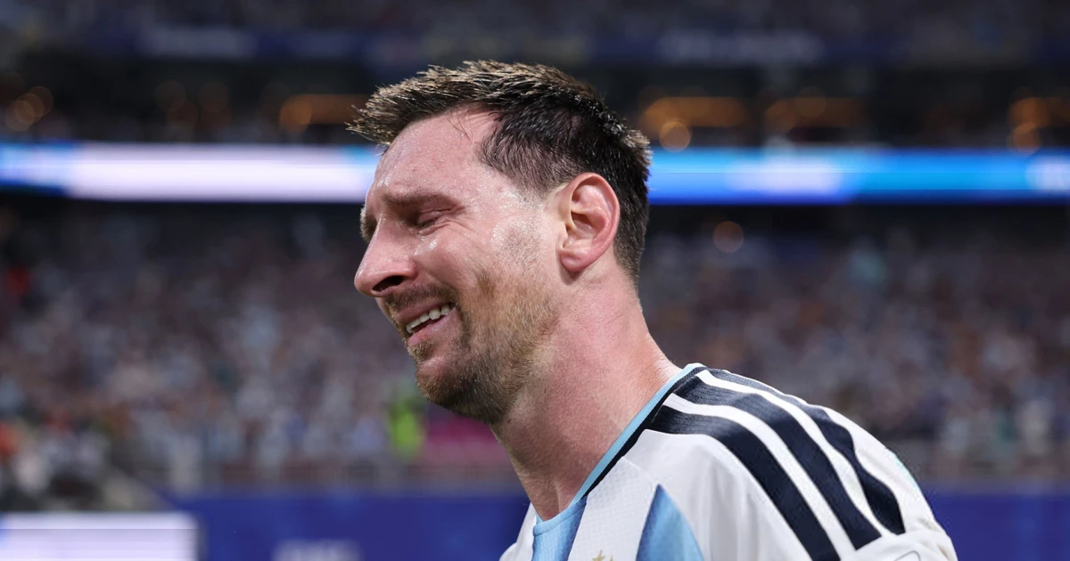 Messi bật khóc khi cùng Argentina trở về từ 'cõi chết'