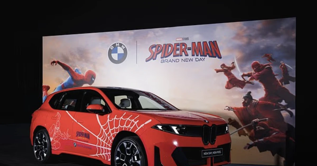BMW bị khách hàng chỉ trích dữ dội vì đưa quảng cáo Người Nhện lên màn hình ô tô