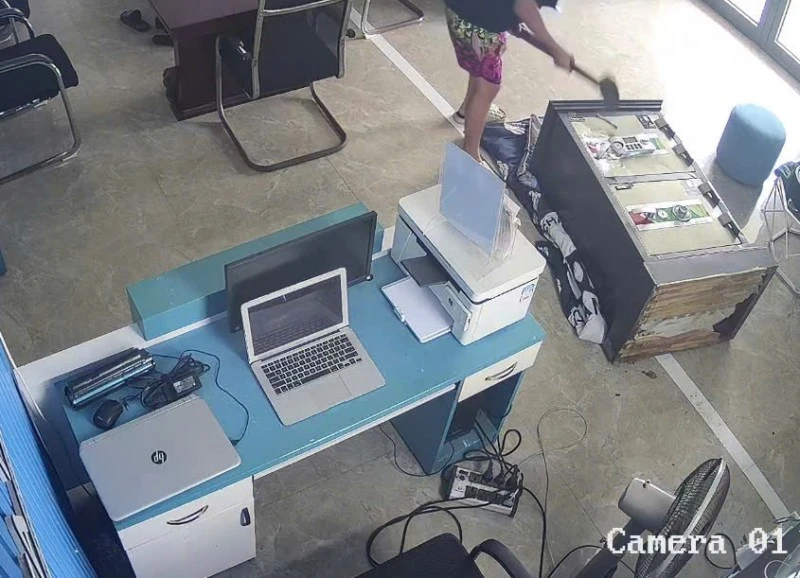 Nam sinh Hải Phòng phá két, lấy vàng đi bán để nộp cho kẻ giả mạo công an