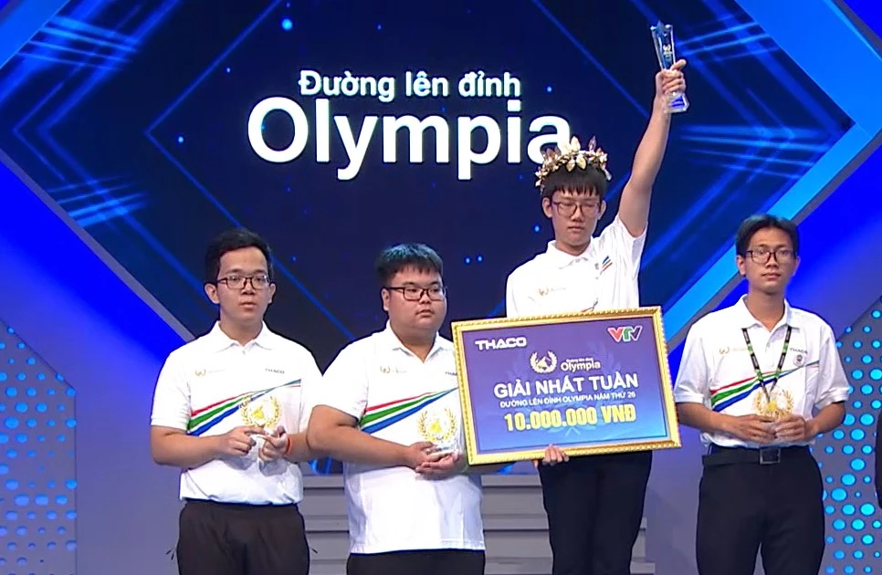 Nam sinh Quảng Trị cán đích 400 điểm giành vòng nguyệt quế và lập đỉnh Đường lên đỉnh Olympia 26