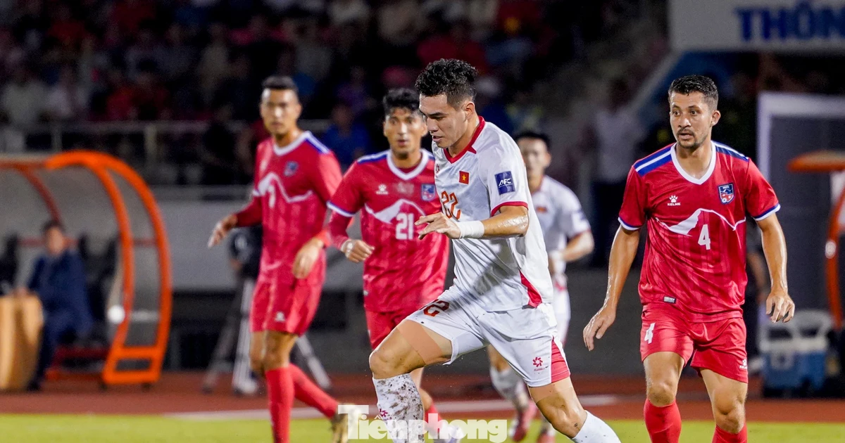 HLV Kim Sang-sik nói gì về việc các học trò bị tịt ngòi và đuối sức trận lượt về trước Nepal