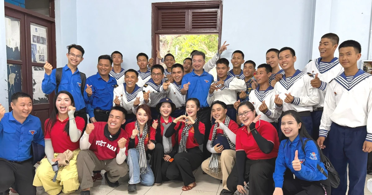 Tuổi trẻ mang niềm tin ra Trường Sa, tiếp lửa yêu nước từ biển đảo Tổ quốc