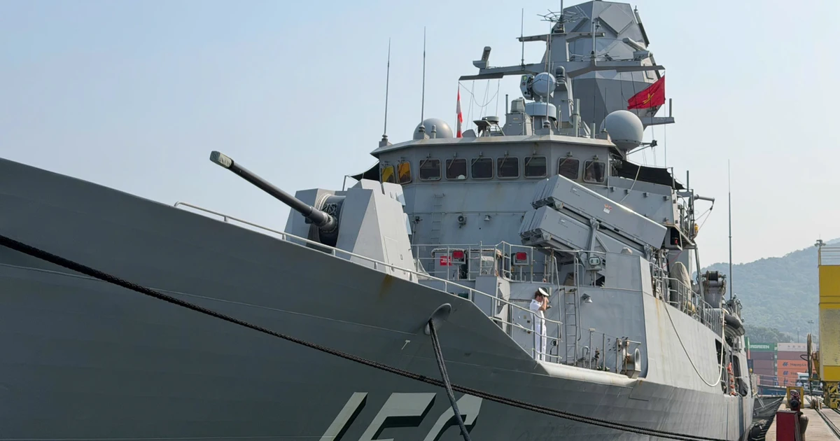Cận cảnh tàu khu trục tên lửa dẫn đường của Hải quân Hoàng gia Australia đến Đà Nẵng
