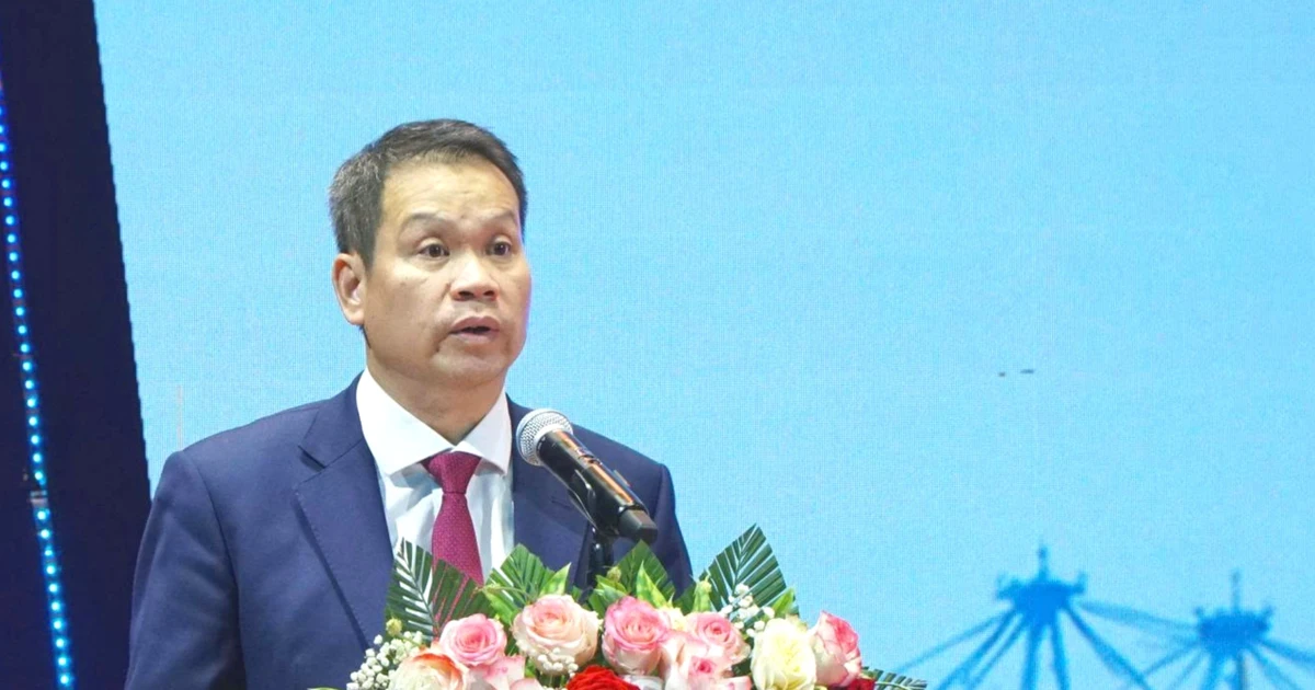 Chủ tịch Đà Nẵng: Không để phát sinh thêm thủ tục gây khó cho người dân và doanh nghiệp