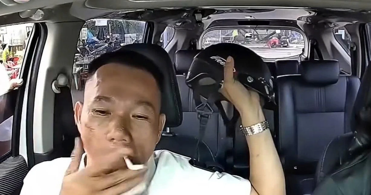 Bị khách dùng mũ bảo hiểm đánh tới tấp chỉ vì nhắc không hút thuốc trên xe