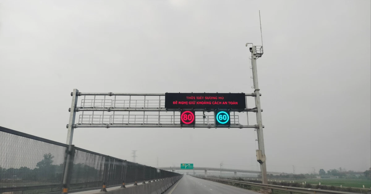 Ngày đầu năm, cao tốc Bắc–Nam phủ sương mù huyền ảo