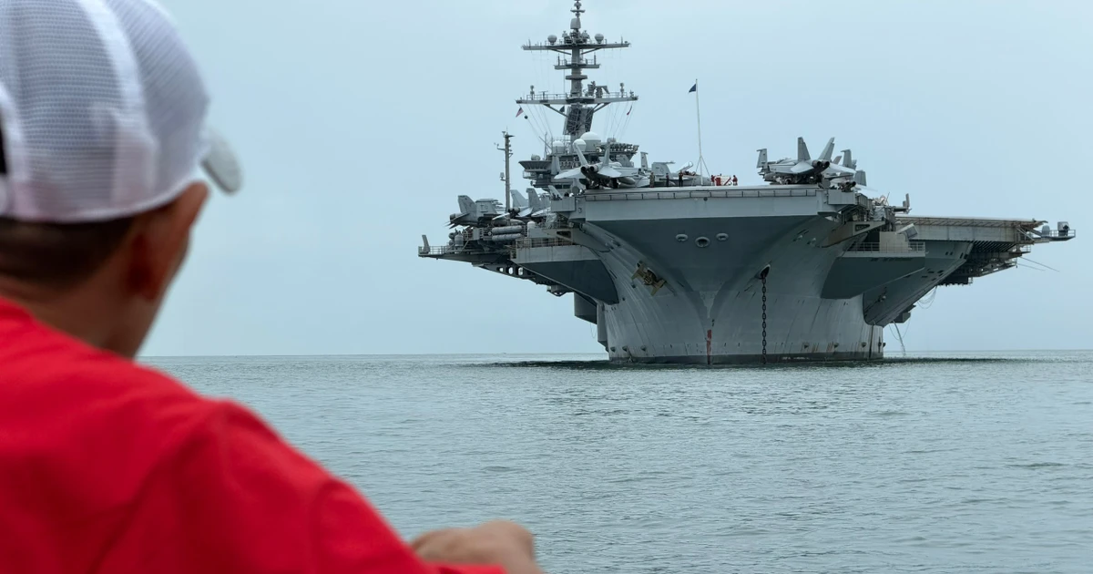 Clip: Xem tàu sân bay Mỹ USS George Washington rời vịnh Đà Nẵng