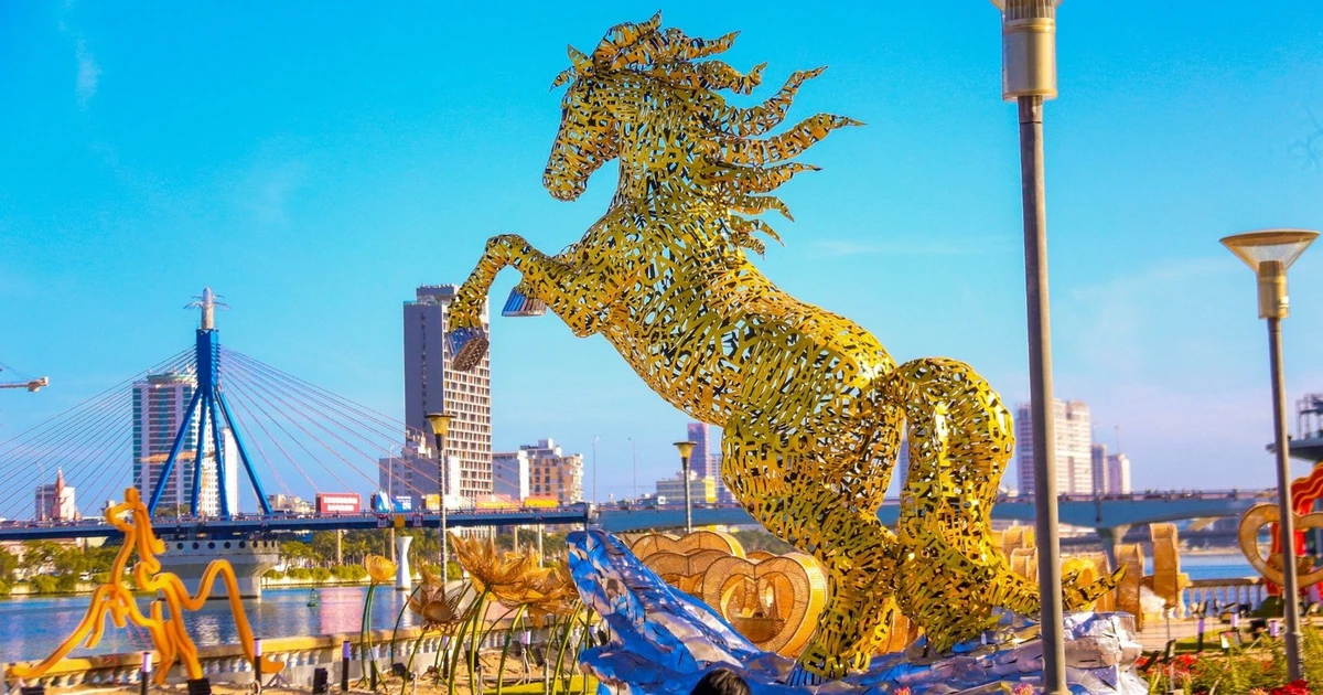 Đà Nẵng: Trang trí linh vật ngựa Tết nơi công cộng đến tháng 9