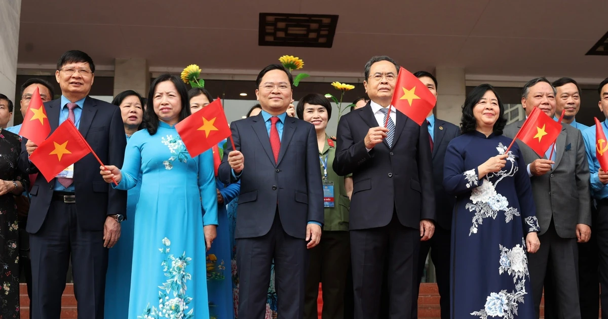 Chủ tịch Quốc hội: Tập trung nâng cao năng suất lao động và tăng trưởng hai con số