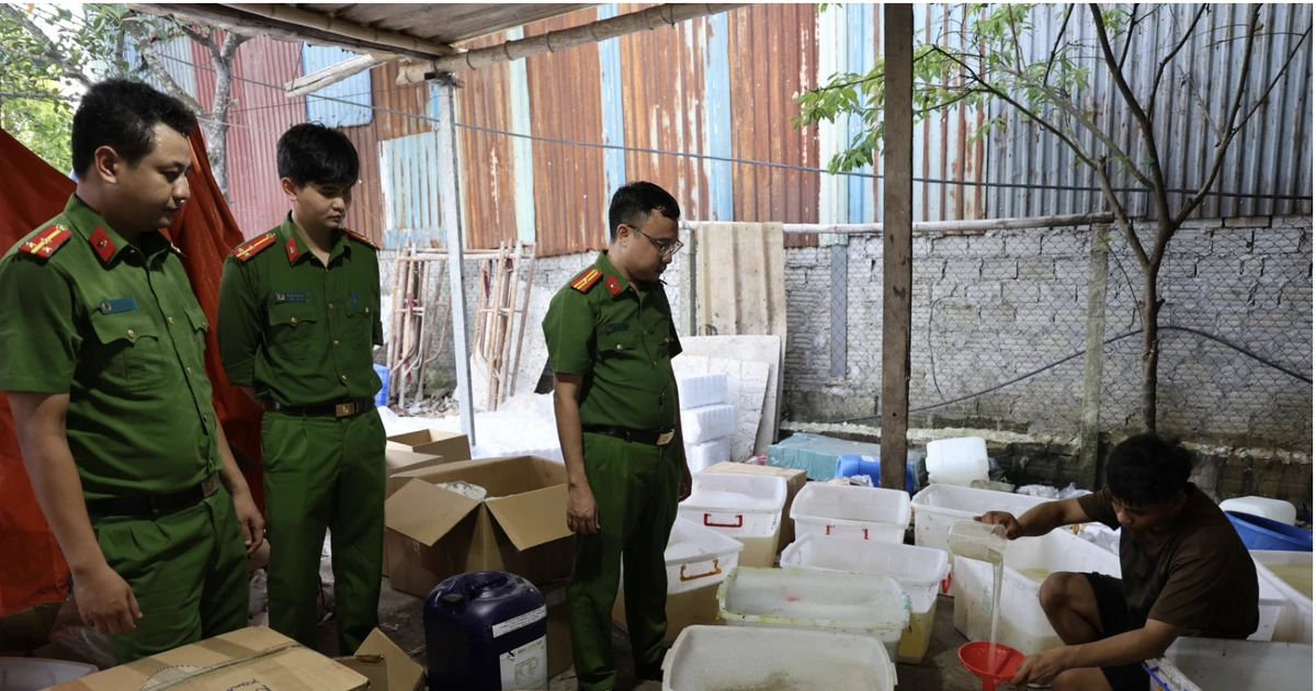 Triệt phá xưởng sản xuất sữa tắm, dầu gội giả quy mô lớn tại Ninh Bình