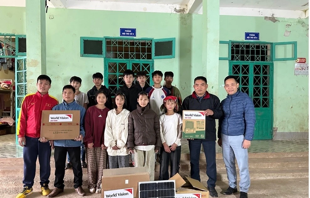Đằng sau câu chuyện đi học không dám vào nhà vệ sinh