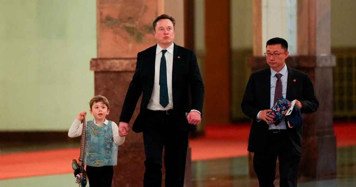 Con trai tỷ phú Elon Musk gây chú ý ở Bắc Kinh