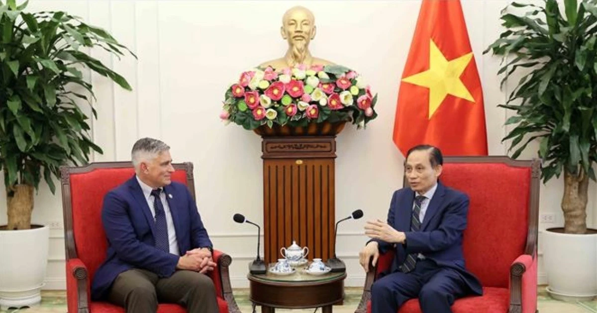 Bộ trưởng Ngoại giao Lê Hoài Trung nêu quan điểm với nghị sĩ Mỹ