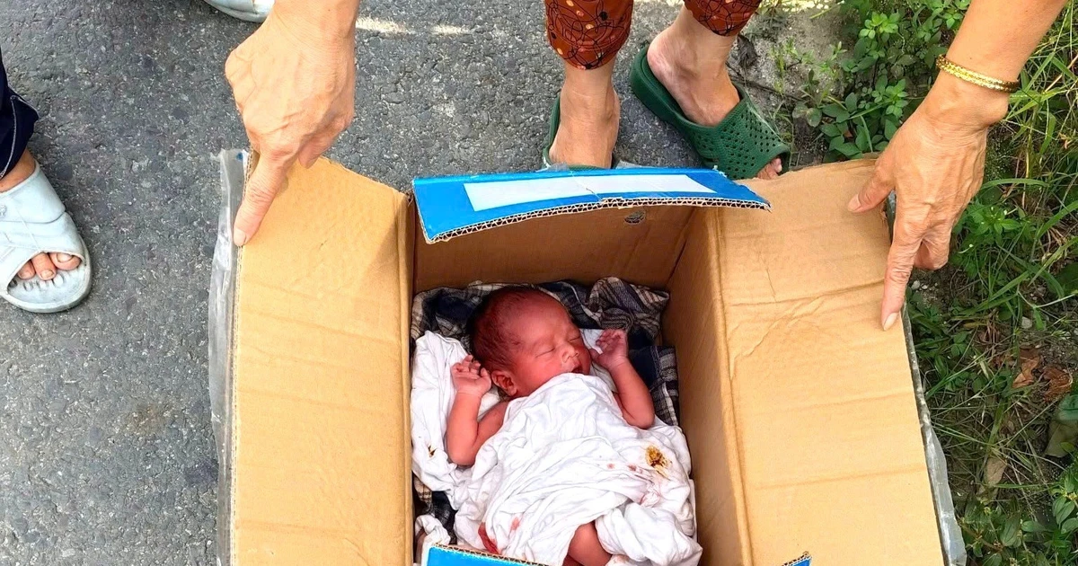 Bé sơ sinh bị bỏ rơi trong thùng giấy sau khi đôi nam nữ cãi nhau