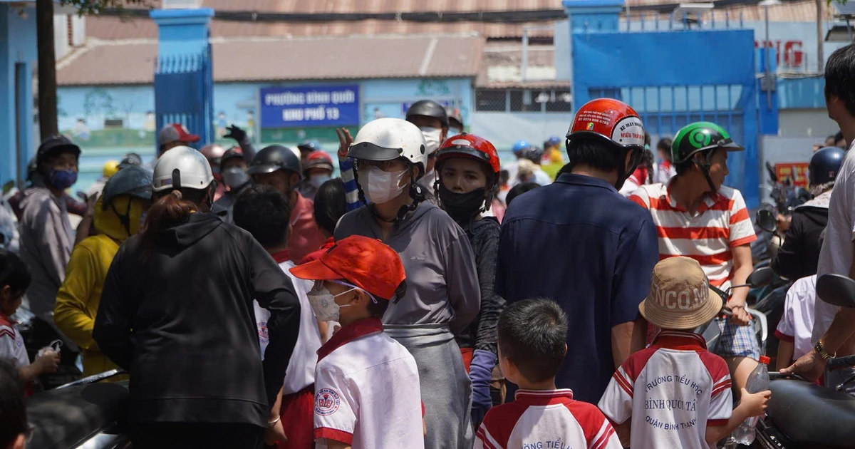 Nhiều trường ở TPHCM tạm dừng ăn bán trú