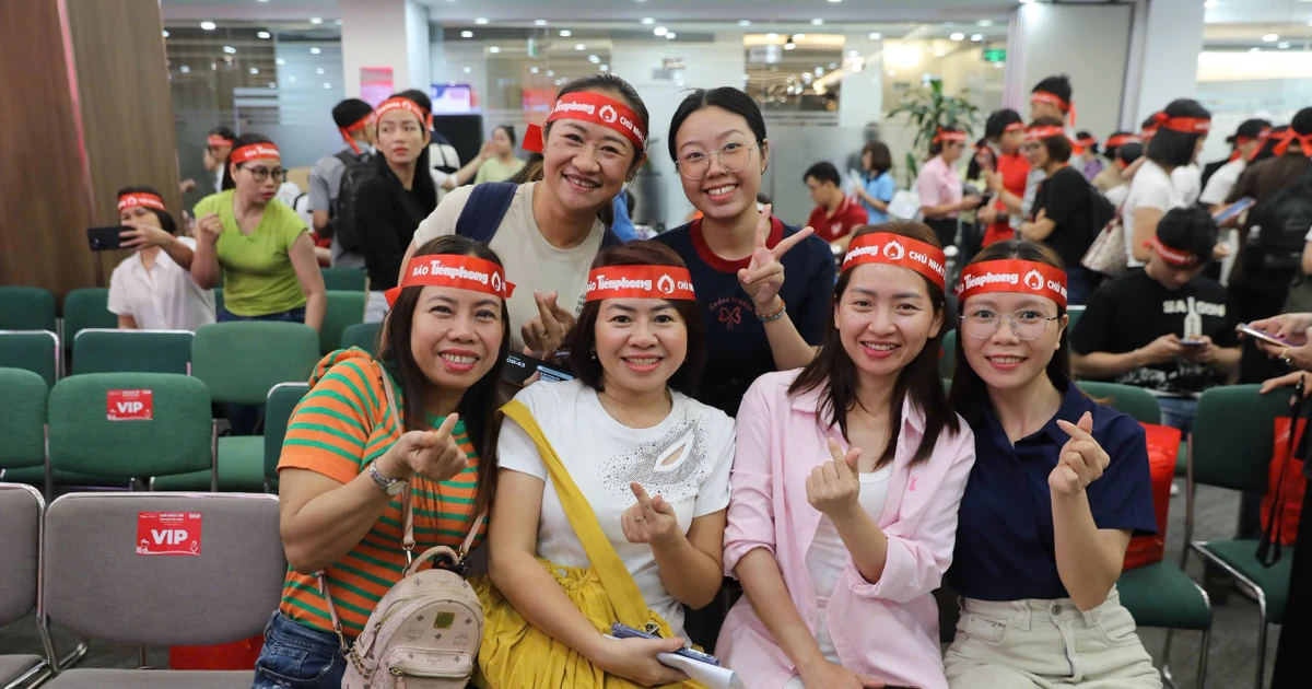 Cận Tết, hàng trăm bạn trẻ xếp hàng hiến máu trong ngày hội Chủ Nhật Đỏ