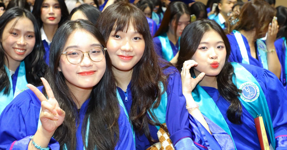 Vì sao điểm chuẩn Đại học Luật TPHCM 'tụt dốc' có ngành chỉ 16 điểm?