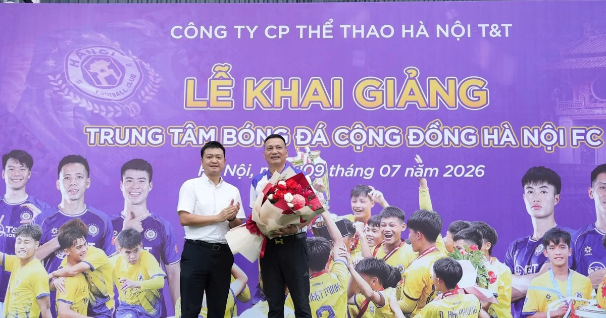Cựu danh thủ Triệu Quang Hà nắm Trung tâm bóng đá cộng đồng của bầu Hiển