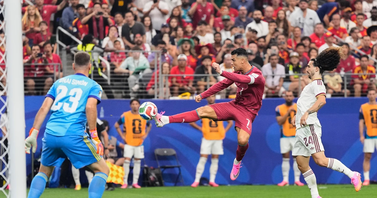 Ronaldo chia tay World Cup: Lặng lẽ, đau đớn nhưng thanh thản