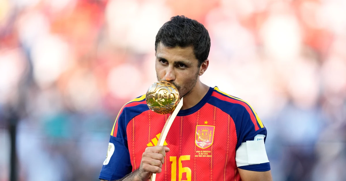 Barcelona ra giá bèo cho Rodri, Man City lắc đầu