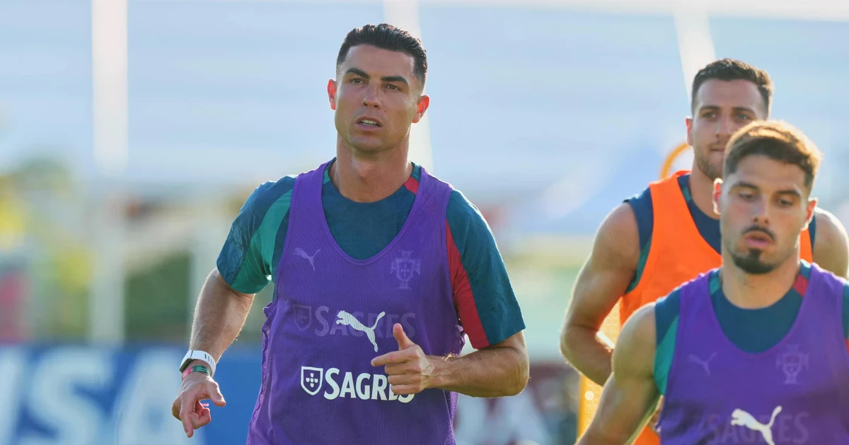 Tuyển Bồ Đào Nha đeo vòng tay khắc tên Diogo Jota tại World Cup 2026