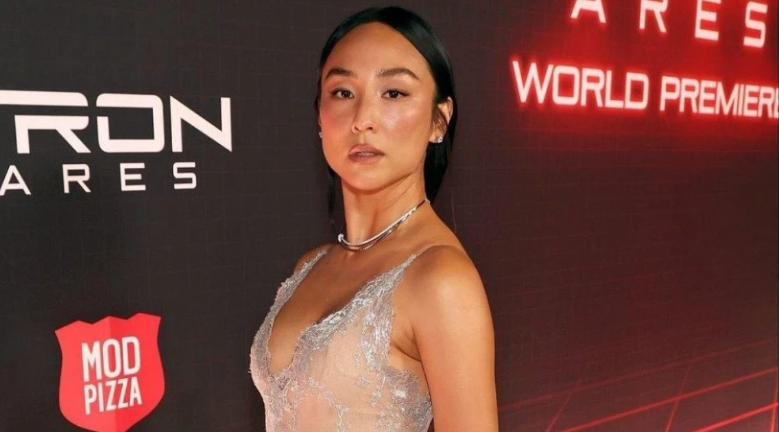 Váy xuyên thấu của Dior gây dậy sóng