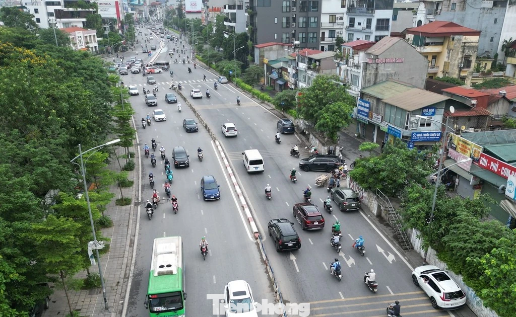 Hà Nội: Cấm xe từ đường Xuân Diệu rẽ trái sang trục đường Âu Cơ - Nhật Tân