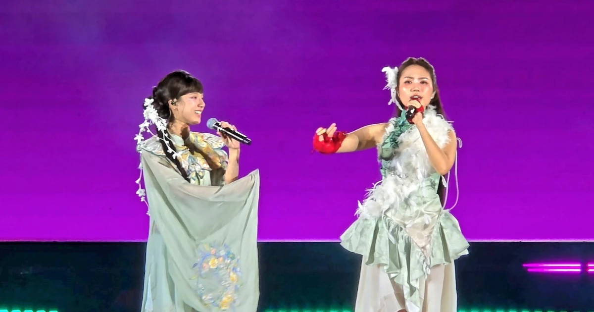 Fan meeting Lò Cò: Phương Mỹ Chi được tặng ngôi sao mang tên mình