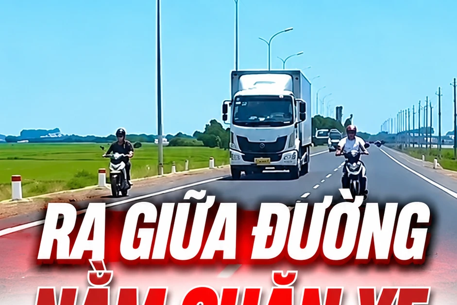 TP NOW: Cãi vã với chồng, người phụ nữ ra giữa đường nằm chặn xe