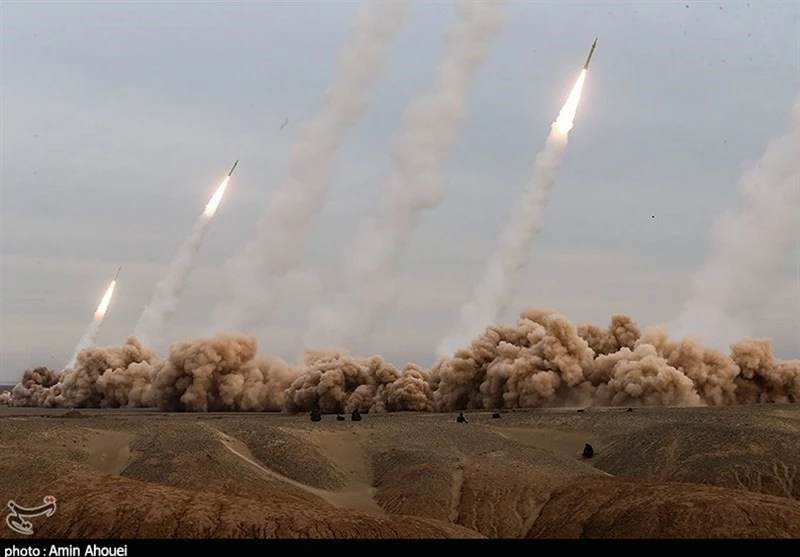 Iran phóng loạt tên lửa đạn đạo, tên lửa siêu thanh nhằm vào nhiều mục tiêu của Mỹ và Israel