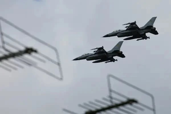 Chiến thuật thông minh giúp Ukraine bảo toàn tiêm kích F-16 trước tên lửa Nga