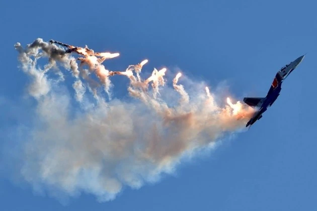 Rộ tin tiêm kích Su-30SM của Nga rơi sau khi phóng tên lửa