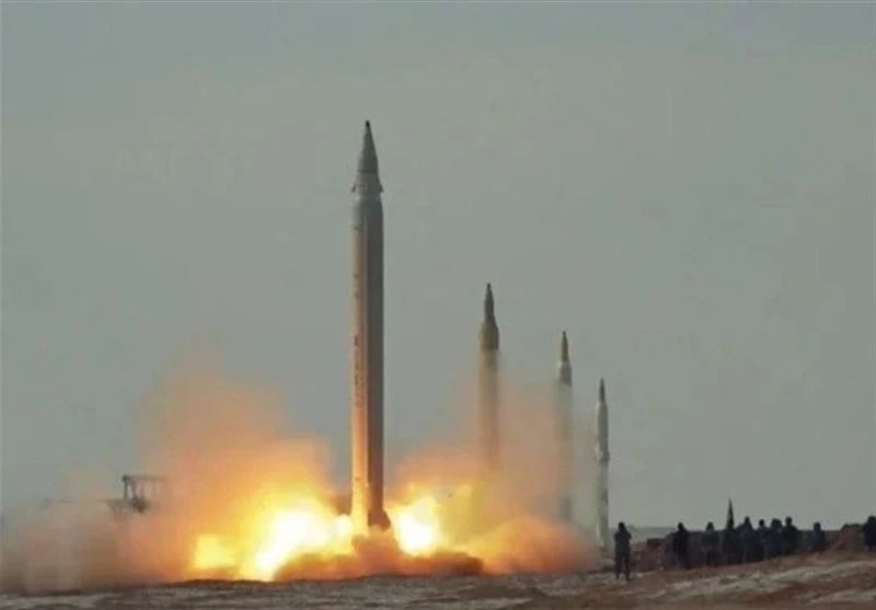 Iran phát động chiến dịch ‘Chiến thắng' tập kích loạt căn cứ của Israel
