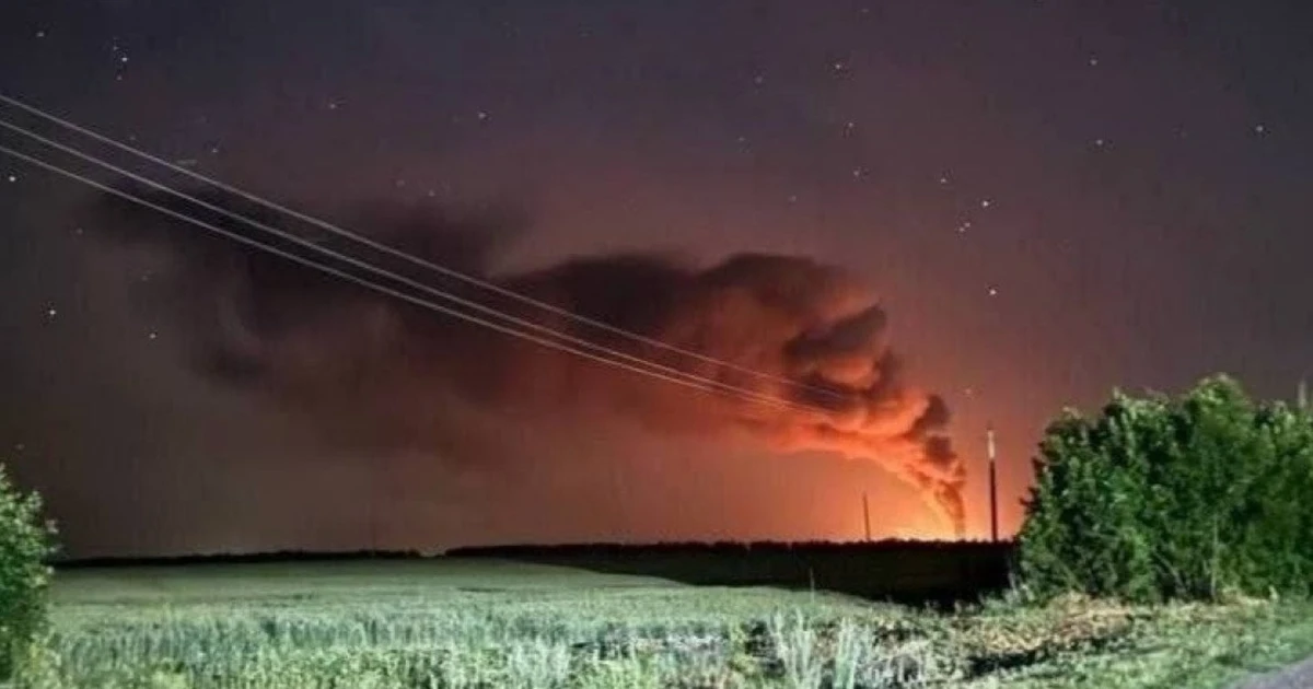Ukraine tập kích nhà máy lọc dầu, căn cứ không quân trọng yếu của Nga