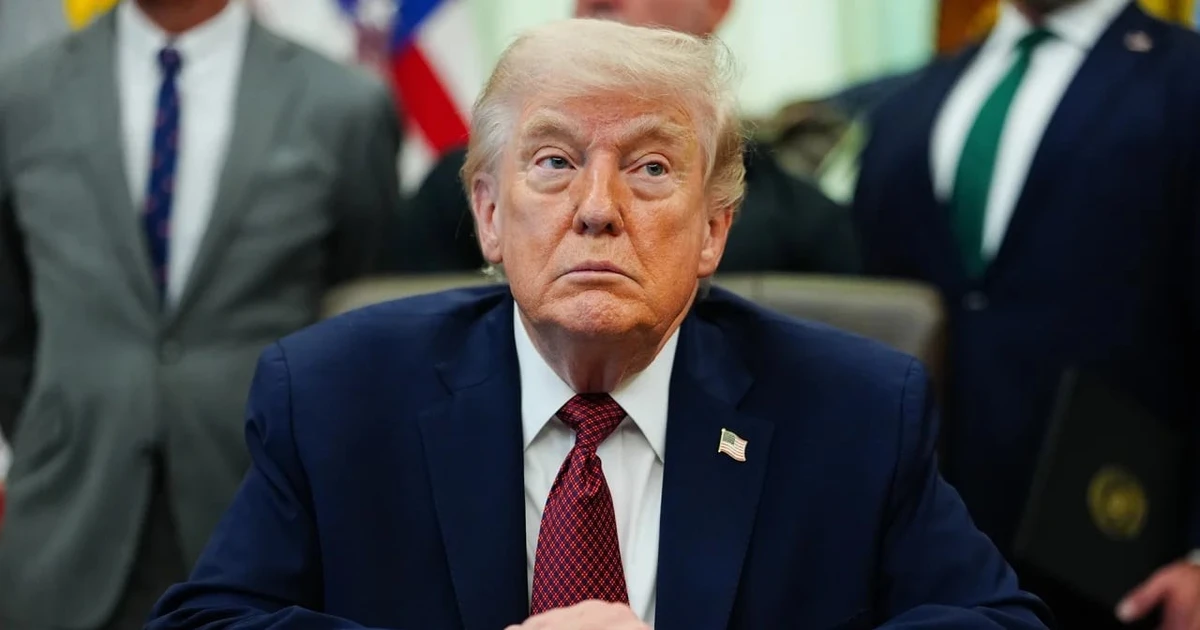 Tổng thống Mỹ Trump ra lệnh phá huỷ các tàu Iran rải thủy lôi ở eo biển Hormuz