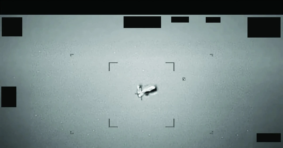 Lầu Năm Góc công bố loạt tài liệu về UFO