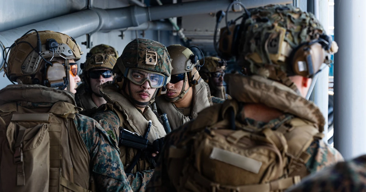 3.500 thủy thủ và lính thủy đánh bộ Mỹ đến Trung Đông