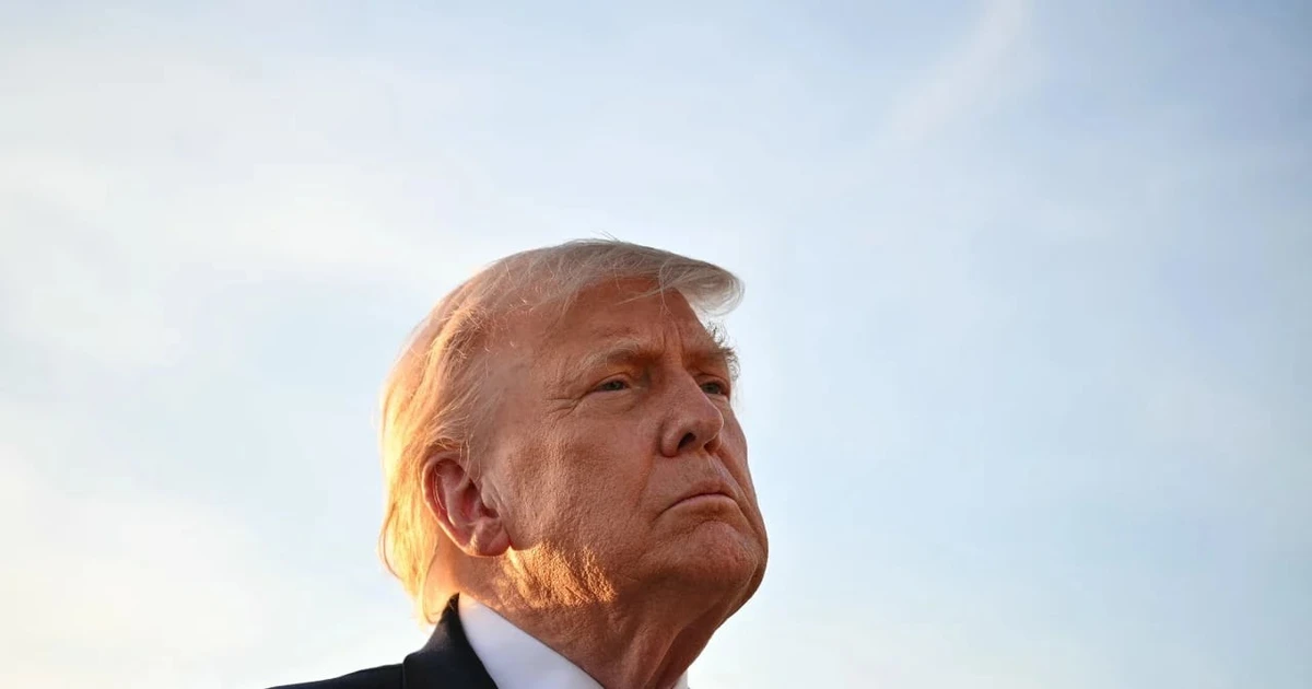 Tổng thống Trump tuyên bố Mỹ sẵn sàng 'tiếp quản' eo biển Hormuz, dọa tấn công Iran