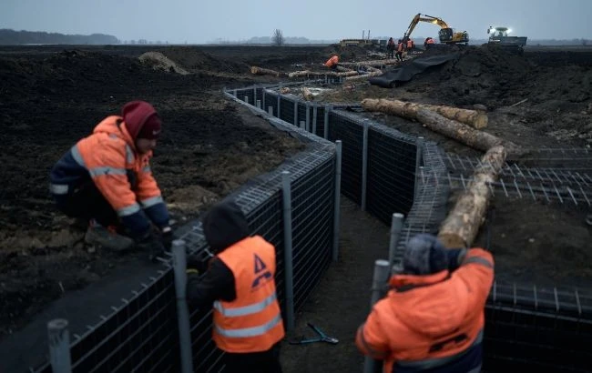 Ukraine xây tuyến phòng thủ quy mô lớn