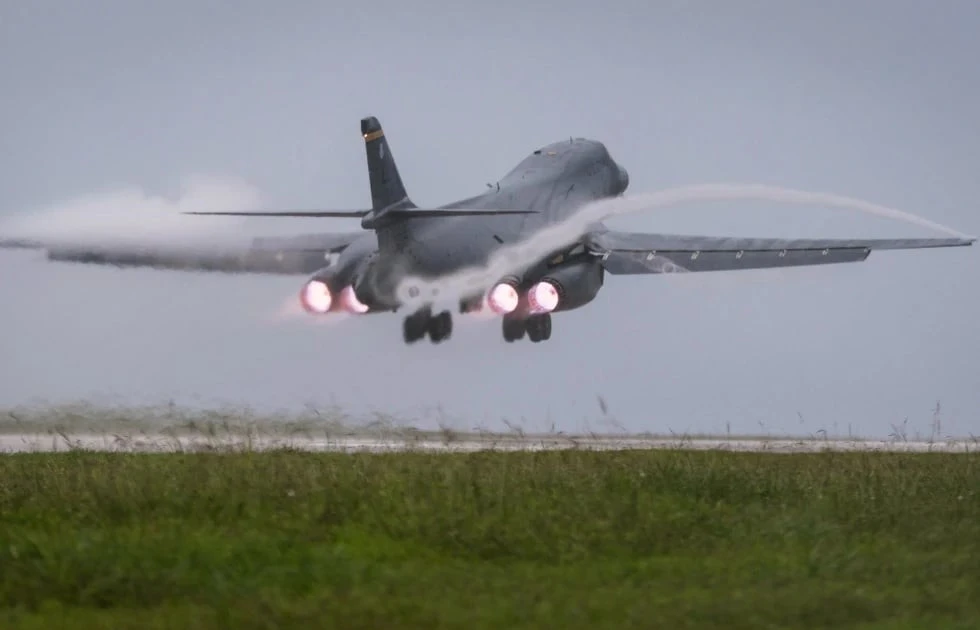 Rộ tin cặp 'oanh tạc cơ' B-1B Lancer áp sát Venezuela