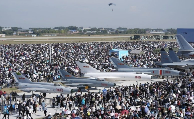 Xuất khẩu vũ khí của Trung Quốc giảm mạnh