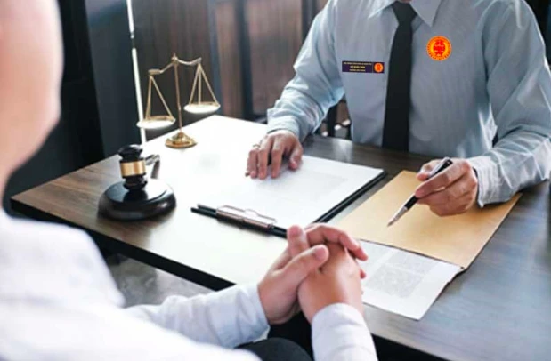 Tước quyền sử dụng thẻ thừa phát lại nếu dùng tiền thi hành án không đúng quy định