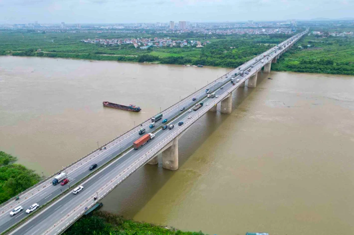 Gã đàn ông phi tang xác người tình xuống cầu Thanh Trì sau bữa tiệc ma túy