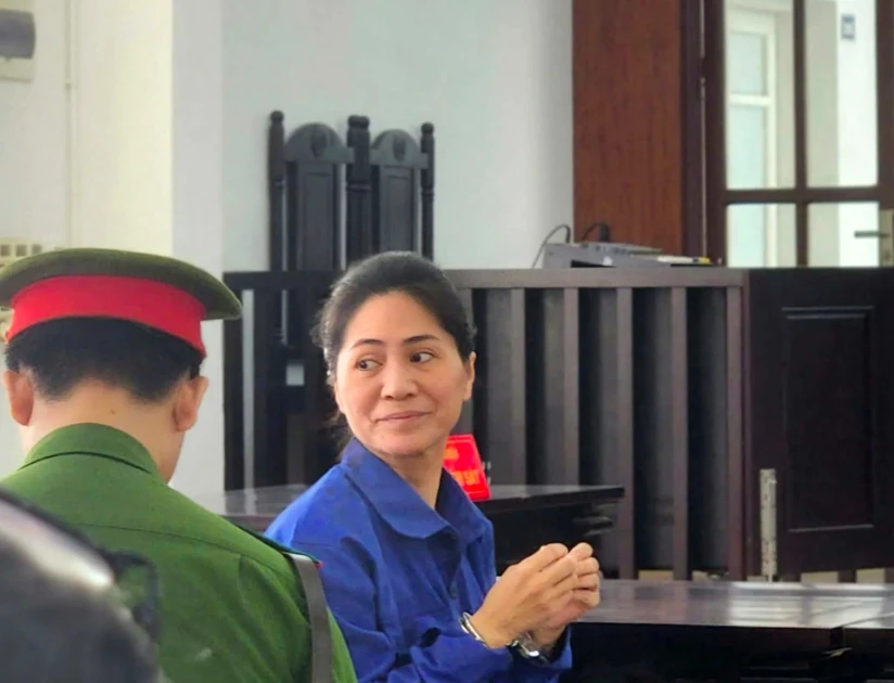 Giám đốc show 'Về đây bốn cánh chim trời' biết không thể biểu diễn vẫn bán vé, đón khán giả