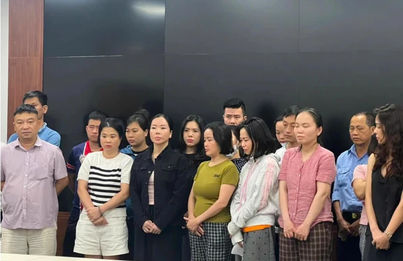 Truy tố nhiều bác sĩ 'hô biến' tội phạm thành bệnh nhân tâm thần